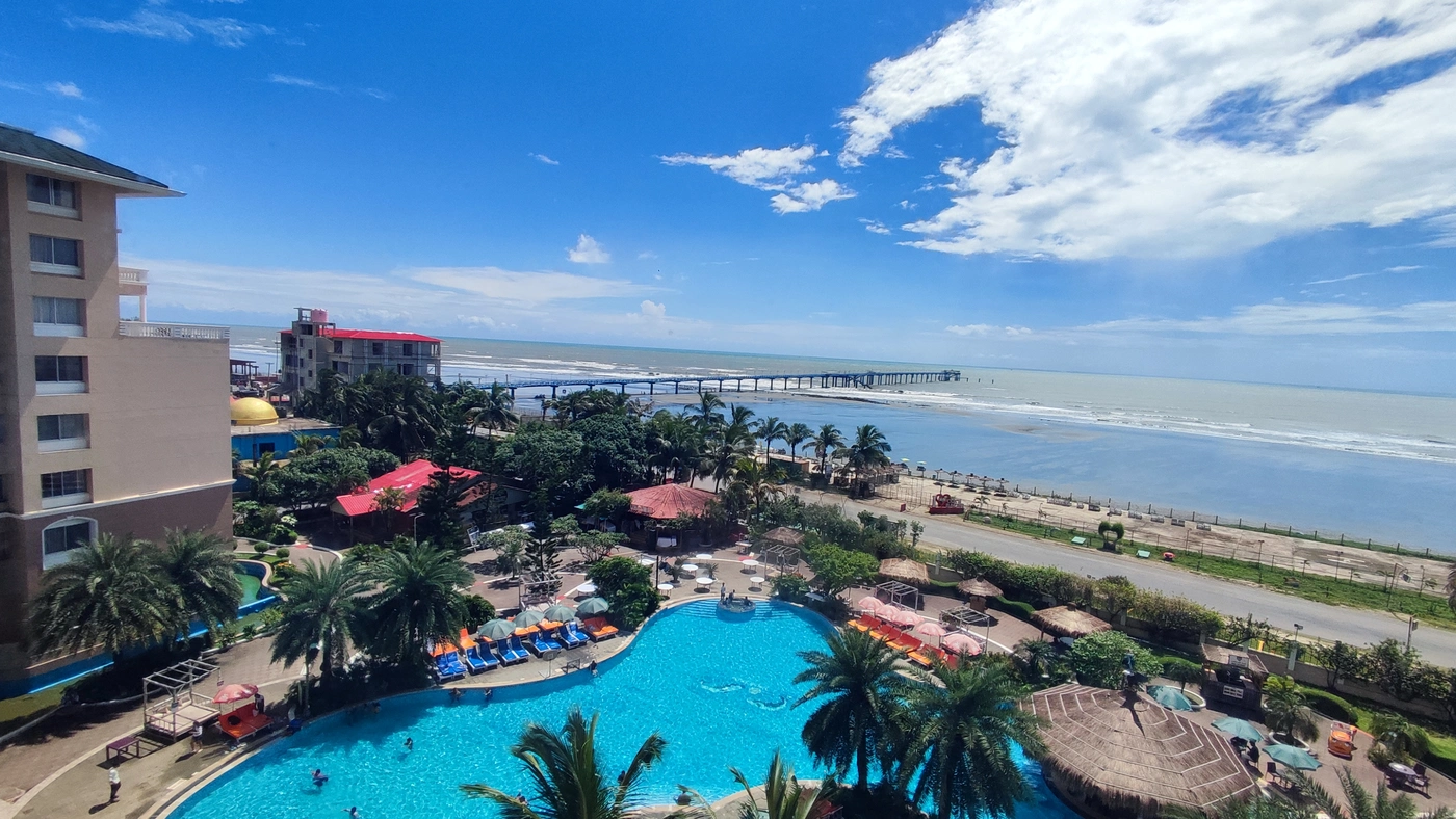 Panoramic view of the Bay of Bengal and resort grounds from Sea Pearl
