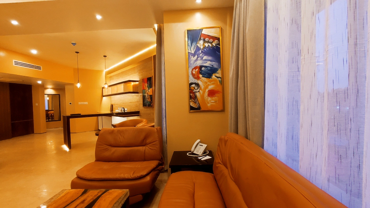 Ambassador Suite — image 5
