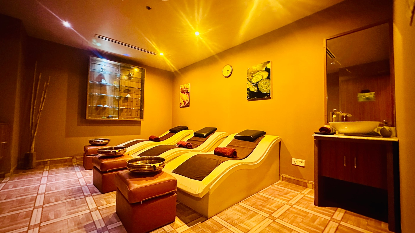 Spa pool and cabanas at Sea Pearl Beach Resort